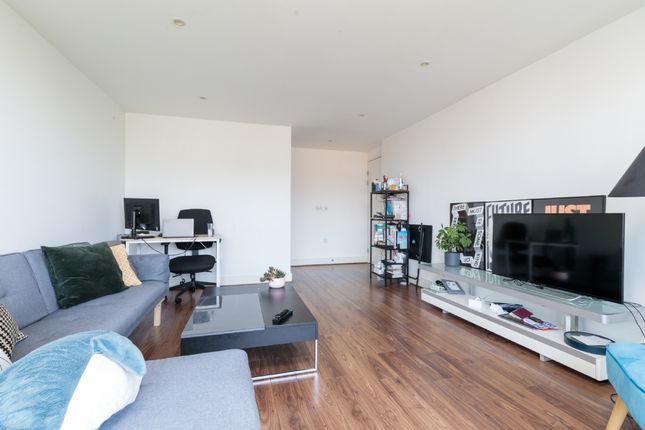 Flat for sale in Graham Street, London