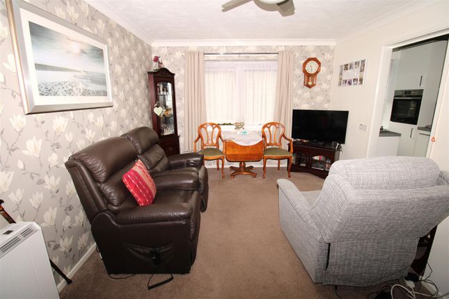 23, Inglewood, The Spinney, Swanley photo 3