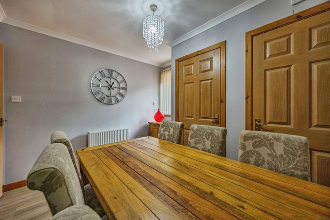 8, Victoria Park, Bathgate photo 4