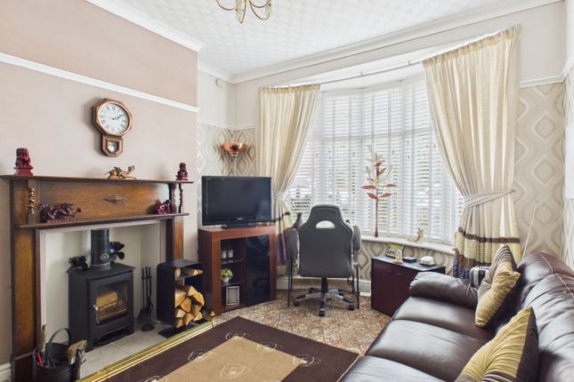 92, SHEFFIELD ROAD, HYDE photo 4