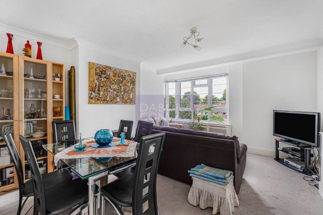 Seymour Court, WINCHMORE HILL photo 2