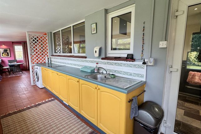 Breakfast Room/Utility