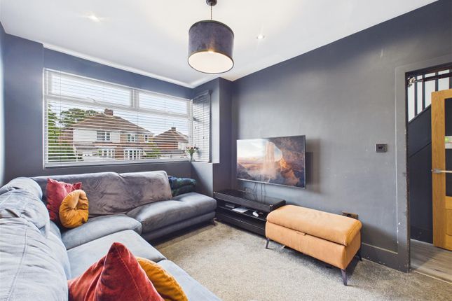 4, Briarfield Crescent, Sheffield photo 2