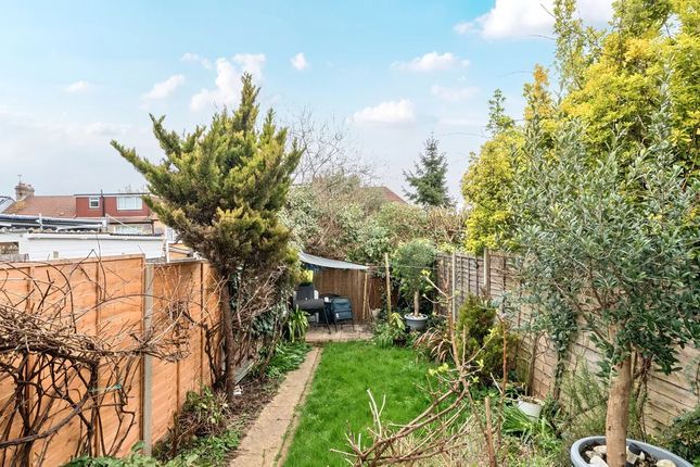48, Evesham Road, Bounds Green photo 4