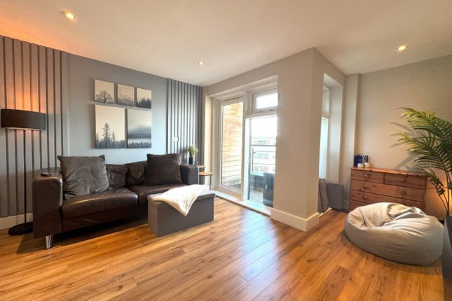 Flat 88, Altamar, Swansea photo 2