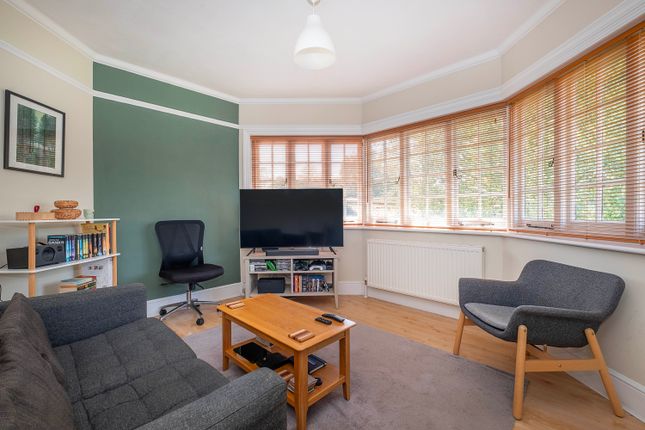 8, 8 Denton Court, 14 Cranes Drive, Surbiton photo 2