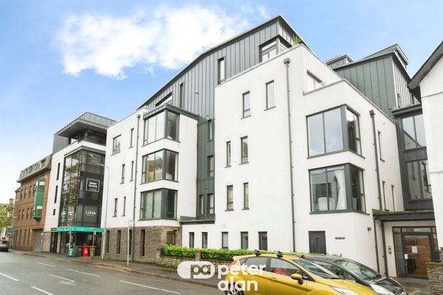 2 Bedroom Flat in CF10 3DQ