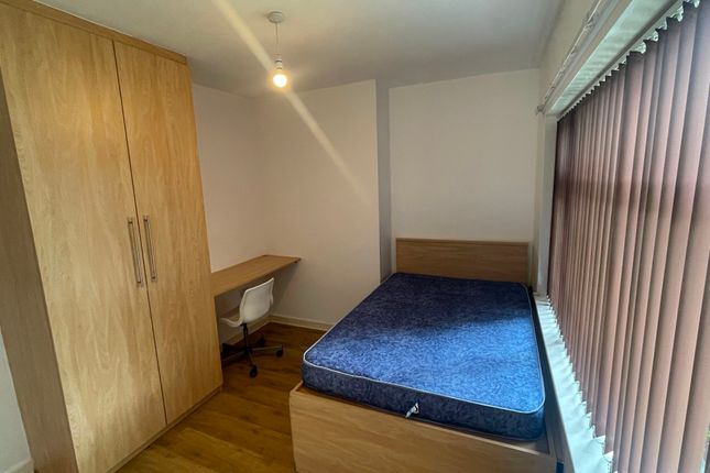 1 Clifton Avenue, Manchester photo 5
