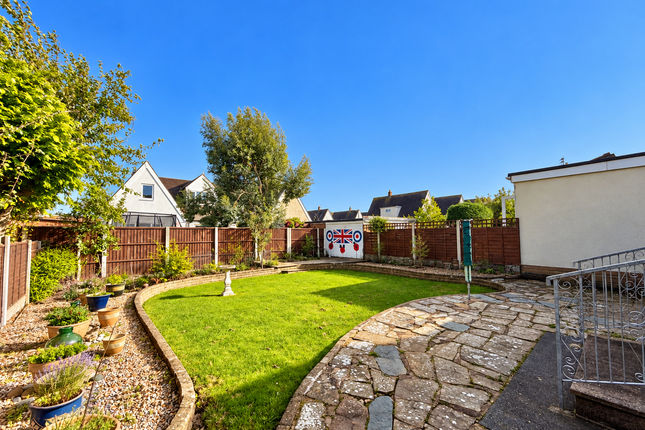14, Lowick Drive, Poulton-Le-Fylde photo 2