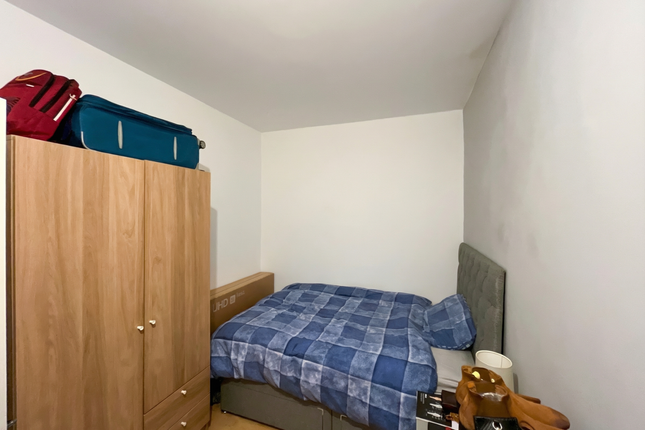 2 Lowther Road, Doncaster photo 3