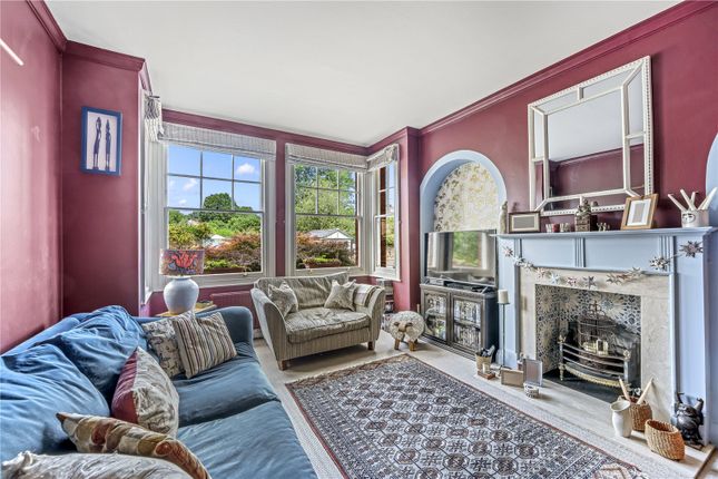 42, Varna Road, Hampton photo 4