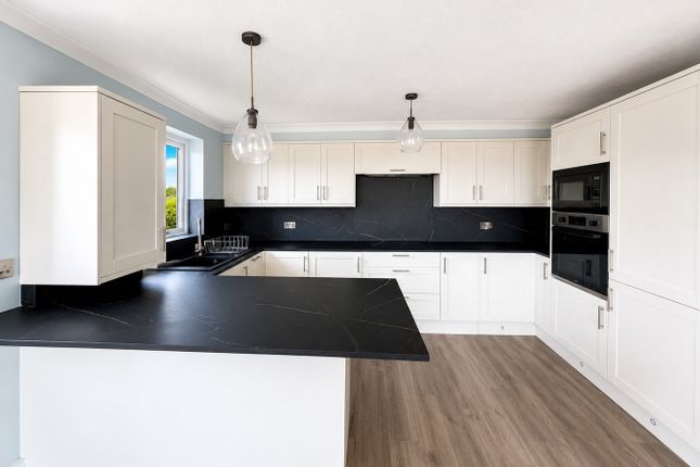 9, Rayford Court Buckhurst Road, Bexhill on Sea photo 3