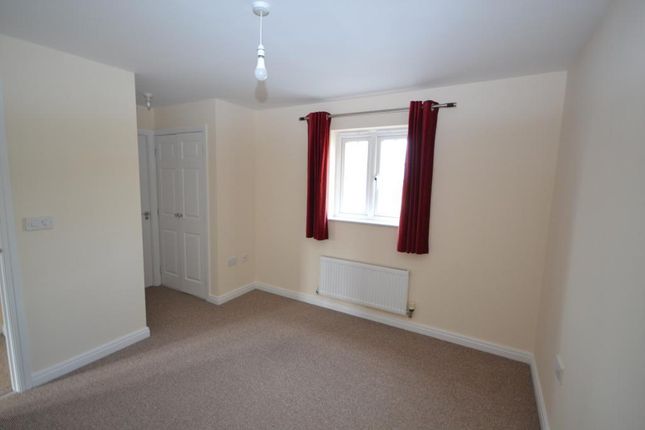 68, Harlow Crescent, Milton Keynes photo 5