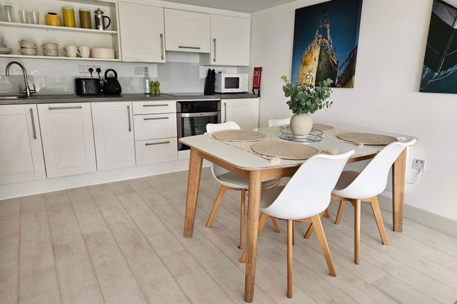 Kitchen/Dining Area
