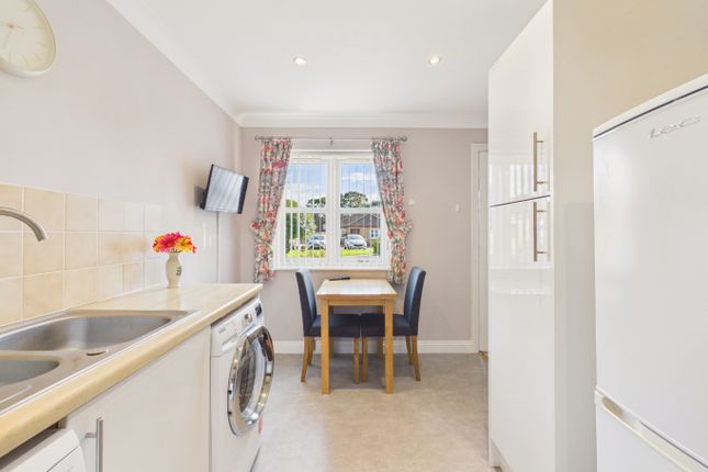 8 Cottage Green, The Garth, East Riding of Yorkshire photo 3