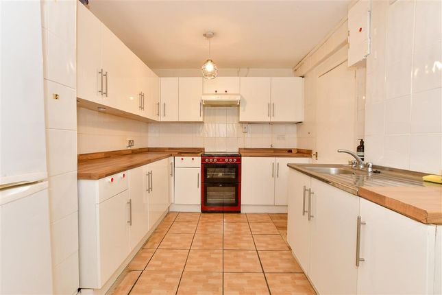 Thumbnail Terraced house for sale in Dewsgreen, Basildon, Essex