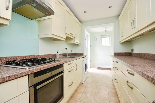 28, Cromwell Avenue, Billericay photo 3