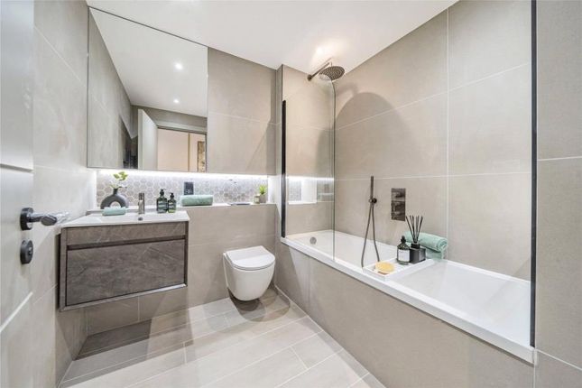 26 Rosemount House, Rosemount Avenue, West Byfleet photo 4