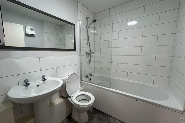 7b, Newark photo 5