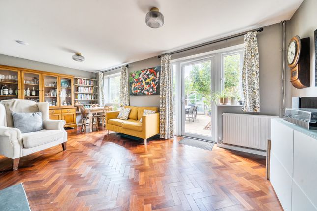 5, Red Rose, Bracknell photo 3