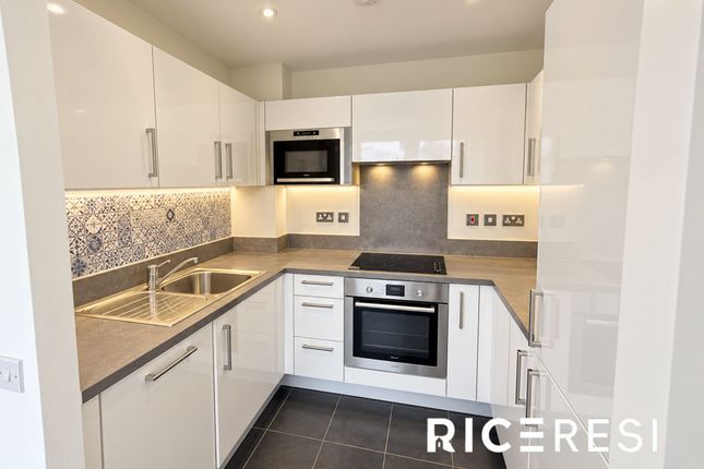 Flat 20, Da Vinci Torre, London photo 2