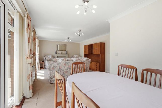 2 Tindall Mews, Hornchurch photo 4