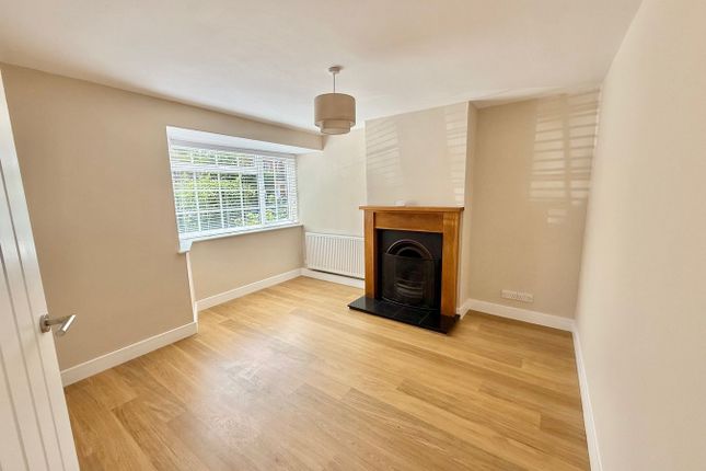 14, Beechwood Close, Ascot photo 3