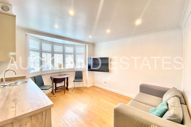 Thumbnail Flat to rent in Auckland Road, Potters Bar
