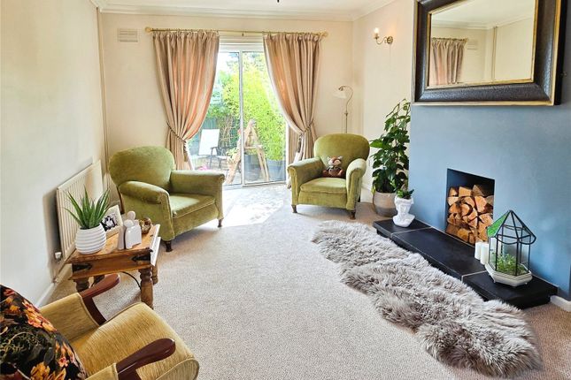 42, Woodside Court, Shropshire photo 2