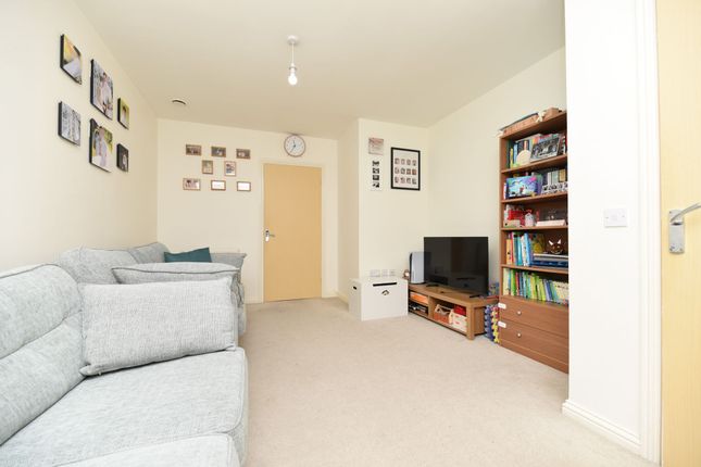 7 Dunnock Way, St. Ives photo 3