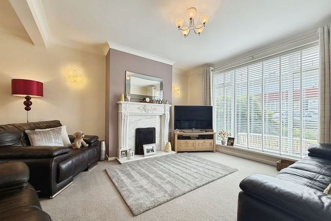 6, Holburn Close, Ryton photo 2