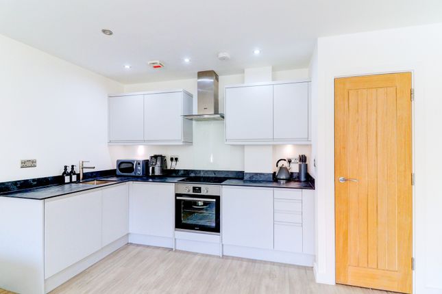 10 Tempus Court,, Bellfield Road, Buckinghamshire photo 2