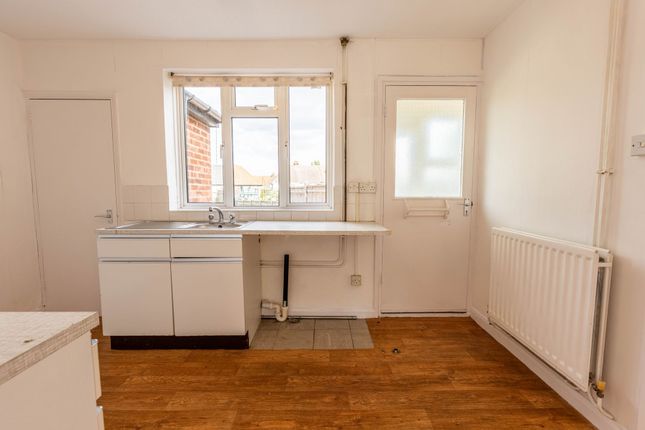 75 Upper Road, Maidstone photo 4