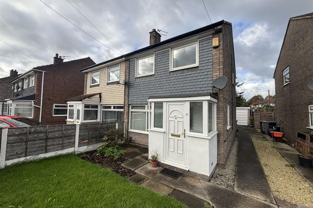 15, Benbecula Way, Manchester photo 2