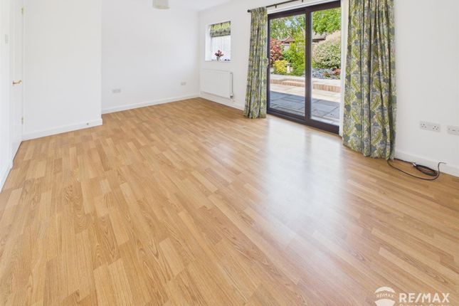 7, Shackleton Close, Harwich photo 3