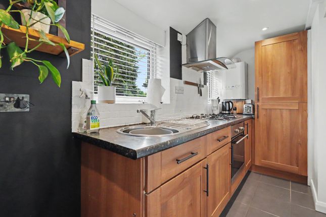 Flat 2, The Heathers, 3 Stevenstone Road, Exmouth photo 4