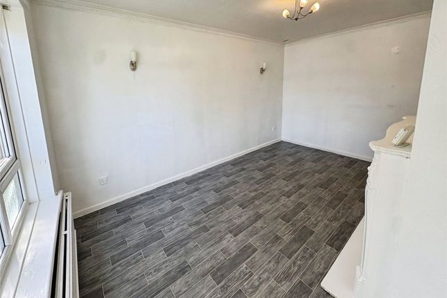 23, Hirst Gate, South Yorkshire photo 3