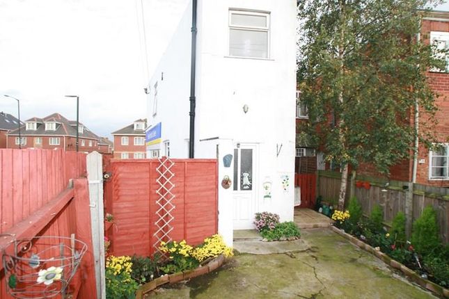 Thumbnail Maisonette to rent in Jameson Road, Winton, Bournemouth