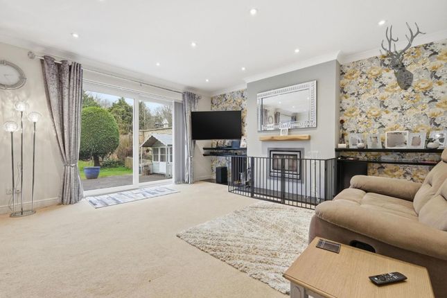 Conifers Avenue Road, Hoddesdon photo 2