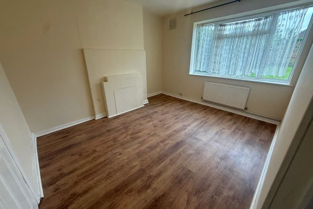 4-bed terraced on 94, Birchway, Hayes, £2,300/mo