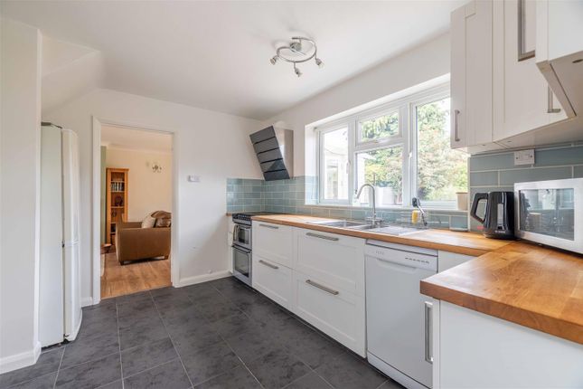 22, Penn Road, Datchet photo 4