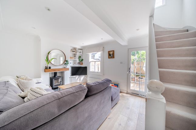 8, Dagmar Road, Windsor photo 2