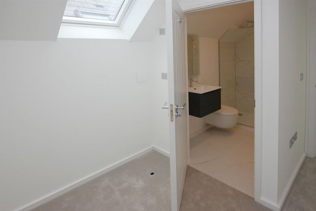 Town house for sale in Priory Road, Tonbridge