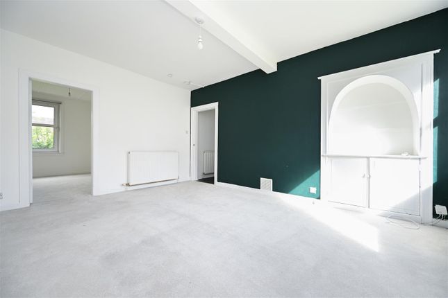26, Whitehill Crescent, Carluke photo 4
