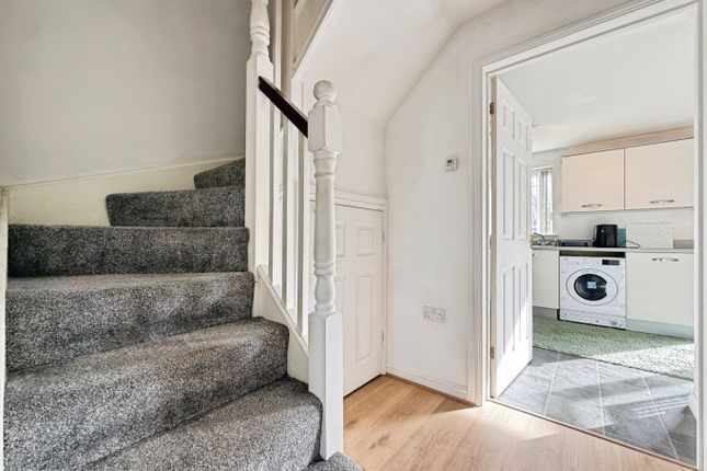 31, Moorland Green, Swansea photo 4