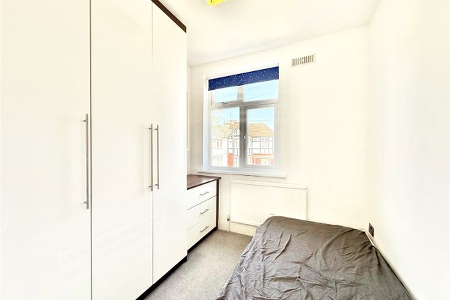 4, Boxmoor Road, Harrow photo 4