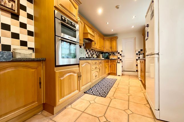 35 Langdale Road, Scarborough photo 4