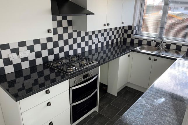 Oak Crescent, Leicester photo 4