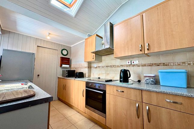 5 Alfred Street, Bolton photo 4