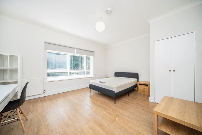 57, Barnfield Place, London photo 4